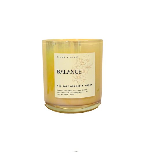 Blume & Glow Balance candle with wooden wick in iridescent cream jar